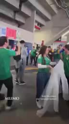 En redes sociales se dio a conocer un incidente entre aficionados de ambos países que desató críticas contra una joven mexicana.