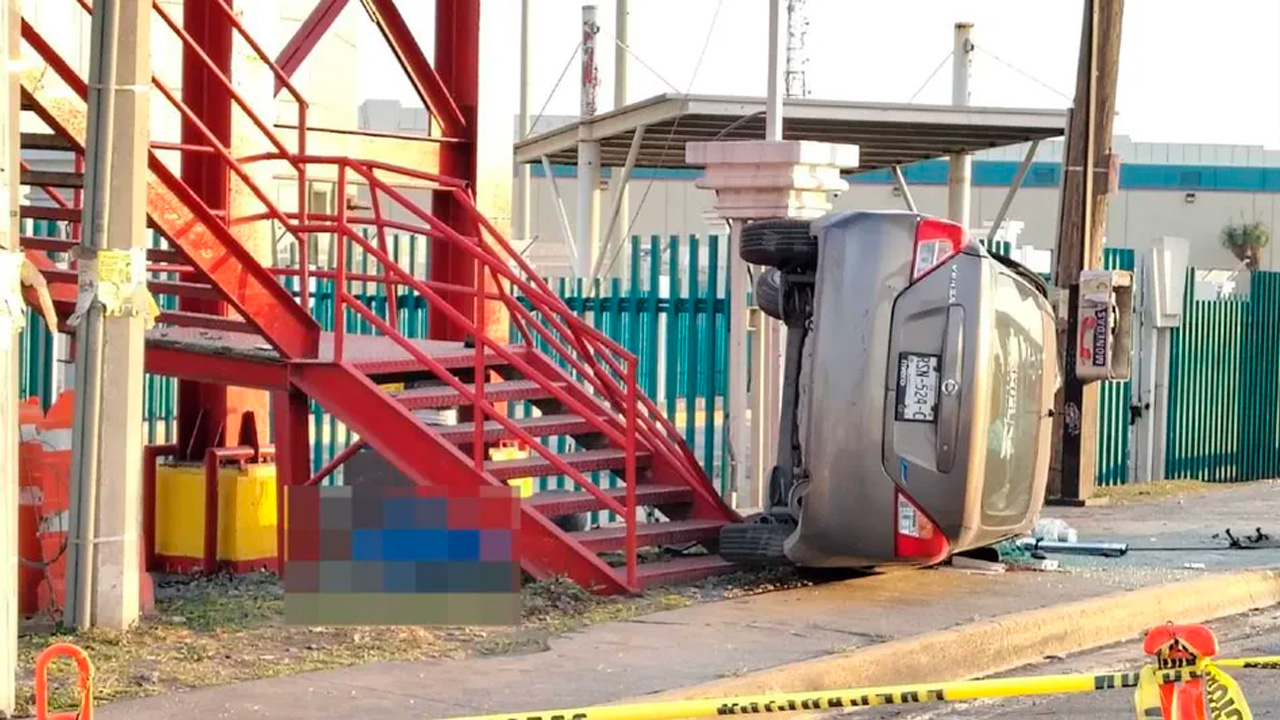 La conductora involucrada en el accidente donde murió un vendedor de pan y café en Apodaca permanece hospitalizada.