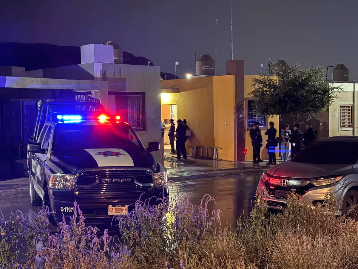 Autoridades estatales investigan el fallecimiento de un adolescente ocurrido en una vivienda de la colonia Andalucía, en Saltillo.