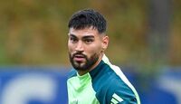 Tras vencer a León, Atlas negocia con Tigres el fichaje del central Juan Sánchez Purata por petición de Hernán Crespo. Tiago Gouveia se traba.