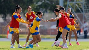 Jugadoras de Tigres Femenil en entrenamiento previo al Apertura 2026.