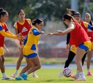 Jugadoras de Tigres Femenil en entrenamiento previo al Apertura 2026.