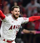 Jared Walsh ex All-Star de MLB  y primera base de Charros de Jalisco.