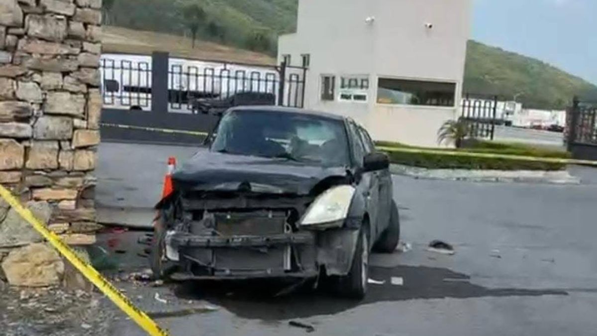automóvil Suzuki Swift color negro