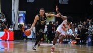 Scott Bamforth de Fuerza Regia fue nombrado el MVP del partido / Fuerza Regia