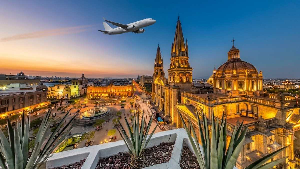 Conoce qué aerolínea tiene los vuelos más baratos para viajar a Guadalajara durante las vacaciones del 2026.