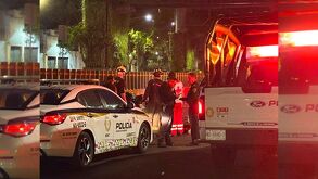 Hombre resulta gravemente lesionado tras saltar desde el segundo piso del Periférico.