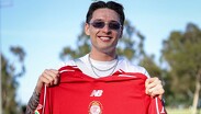Peso Pluma tiene una relación cercana con el Deportivo Toluca / @tolucafc