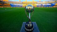 El primer trofeo de Campeón de Campeonas de la Liga Femenil MX se levantó en el Volcán / Imago7