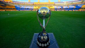 El primer trofeo de Campeón de Campeonas de la Liga Femenil MX se levantó en el Volcán / Imago7