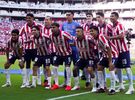 Equipo de Chivas en el Estadio Akron