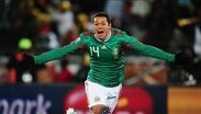 El delantero mexicano volverá a las canchas a sus 38 años. | Foto: Chivas vía X.