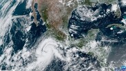 Actualmente Genevieve se localiza a 835 km al sur-suroeste de Cabo San Lucas en Baja California Sur | Cortesía: RAMMB/CIRA