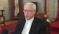Cardenal de Guadalajara niega deuda de 600 mil pesos con el SIAPA y aclara que solo 30 templos tienen retrasos. Lee las declaraciones oficiales aquí.