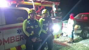 Bomberos de Linares realizan rescate en presa Cerro Prieto