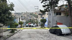 Restos humanos en descomposición fueron hallados en calles de Naucalpan, Edomex.