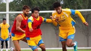 Jugadores de Tigres durante el entrenamiento.