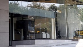 De acuerdo con información disponible en internet, el nuevo domicilio se encuentra en la Plaza Kerkus, ubicada en San Pedro