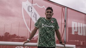 Santiago Mele siendo anunciado como refuerzo para el Independiente de Avellaneda.