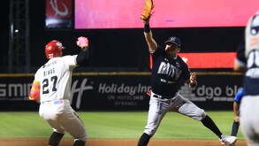 Caliente de Durango vs Sultanes durante el juego 1 en el Estadio Francisco Villa en la temporada 2026 de la LMB.