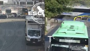Choques de autobús en Centro de Monterrey.