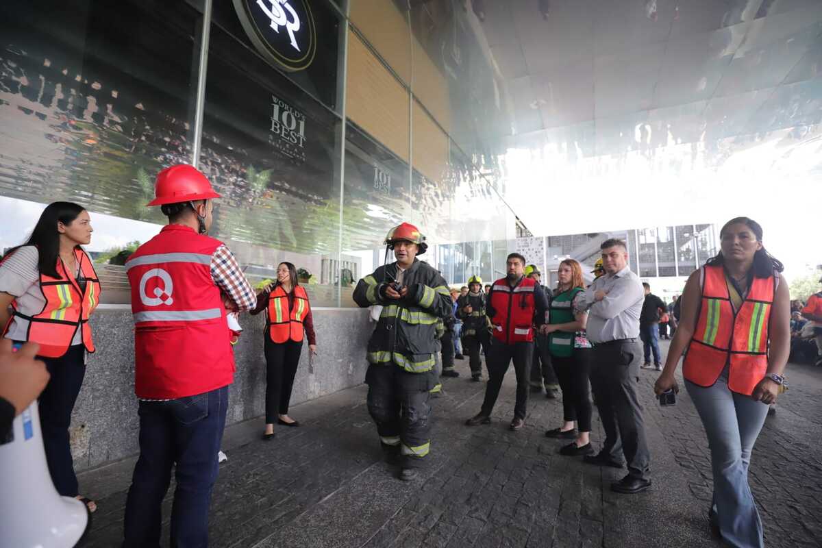 Bomberos y Protección civil de Guadalajara junto a 1600 evacuados