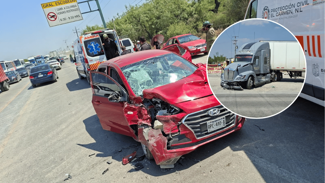 Cinco personas resultaron lesionadas tras un fuerte choque frontal entre un tráiler y un auto en la Carretera Monclova, a la altura de Escobedo.