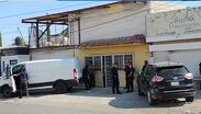 Elementos de la Agencia de Investigación Criminal acudieron al bulevar Diagonal Las Fuentes para realizar las indagatorias