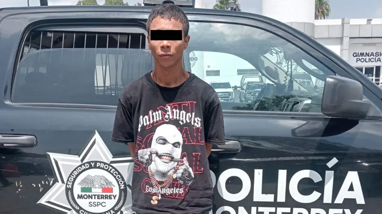 Un hombre de origen colombiano fue detenido en el centro de Monterrey tras presuntamente ingresar a una vivienda para robar.
