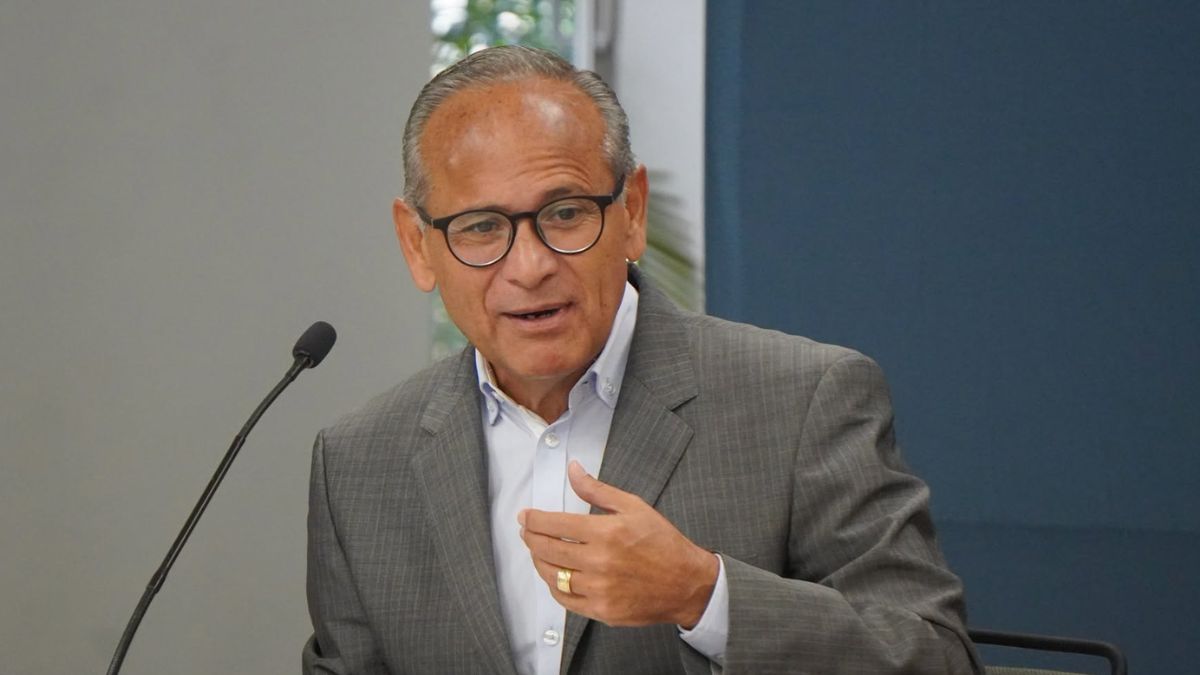 Héctor Raúl Pérez mencionó la estrategia que harán si no reciben las vacunas contra Covid.