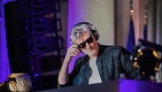 En los Juegos Olímpicos de París, Kavinsky hizo vibrar el estadio nacional al interpretar “Nightcall”. | AP