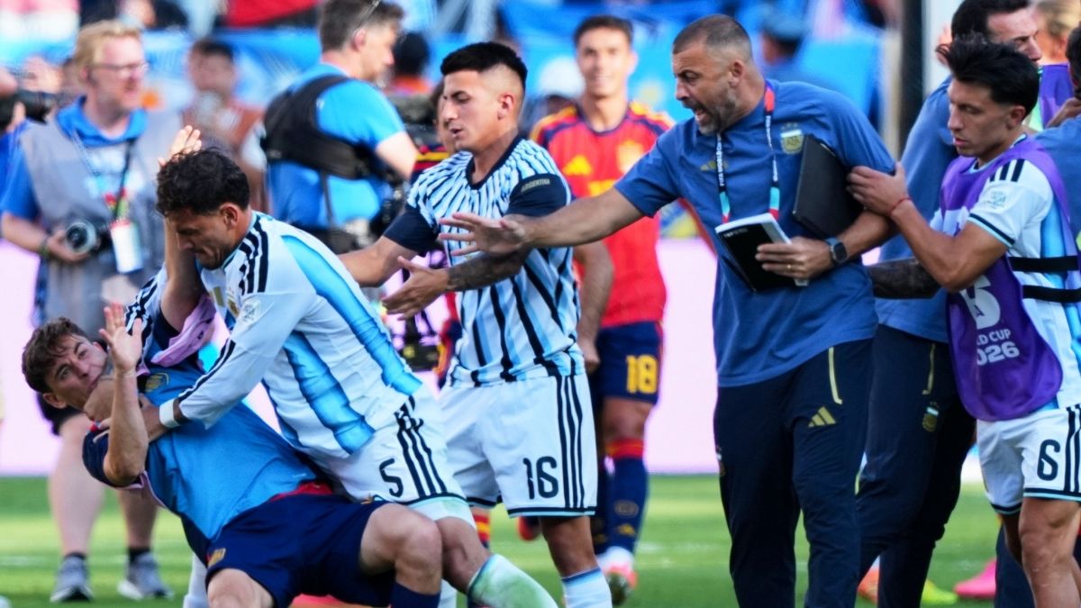 Se dieron conatos tras el silbatazo final