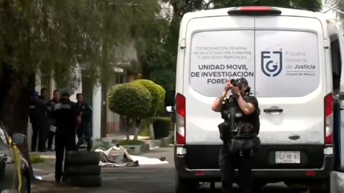 Un presunto delincuente murió luego de intentar asaltar una empresa en Santa Úrsula Coapa, Coyoacán; su cómplice fue detenido.