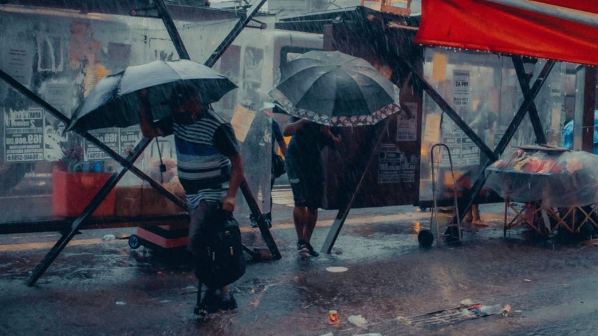 Ante el pronóstico de lluvias, las autoridades recomiendan tener lista una mochila de emergencia | Pexels