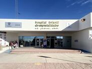 El reporte médico indica que el estado de salud del infante es delicado y su pronóstico se mantiene reservado.