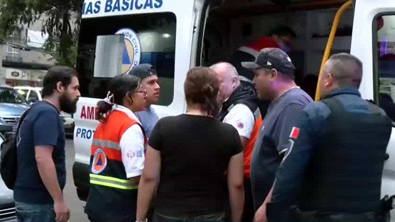 Un joven de aproximadamente 25 años fue agredido por al menos cinco hombres que viajaban en motocicletas en la colonia Santa María La Ribera.