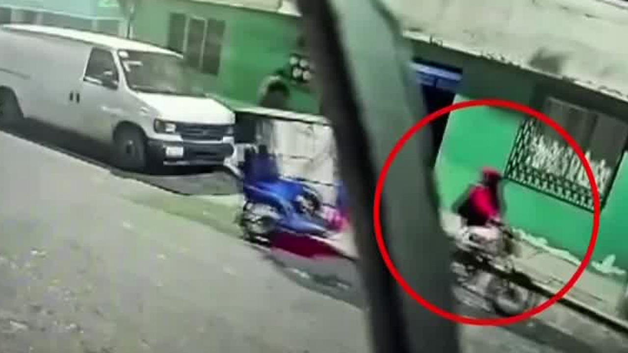 Un joven denunció el robo de su mototaxi en la colonia Maravillas, en Nezahualcóyotl.