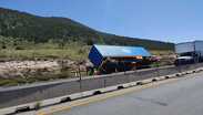 Conductor de unidad de doble remolque resulta lesionado tras accidente en carretera 57 Arteaga. | Daniel Santiago