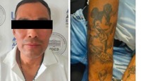 Un hombre detenido por la policía de Oaxaca junto a la fotografía de un tatuaje.