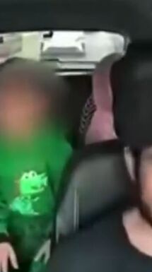 Madre defiende a su hijo autista, pero escala a amenazas cuando chofer se disculpa