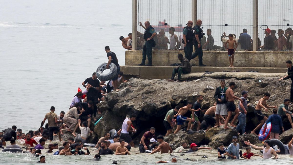 Más de 2.000 migrantes llegaron a Ceuta.| Archivo