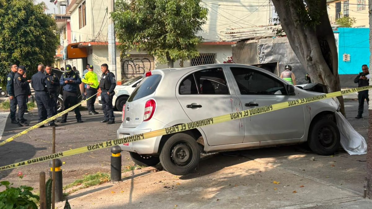 La mujer murió en el lugar tras ser atropellada en la colonia Damián Carmona. | Enrique Luna