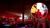 Reportan intensa movilización por incendio en tienda de conveniencia en Monterrey.