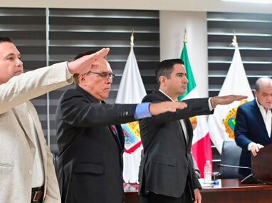 Riquelme Solís, destacó que los nuevos funcionarios atenderán áreas muy importantes para la Administración