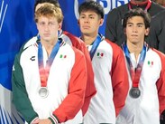 Santiago Blanco (cuarto atleta con el uniforme de México) en el podió de los Juegos Centroamericanos y del Caribe 2026 | Gobierno de Puebla