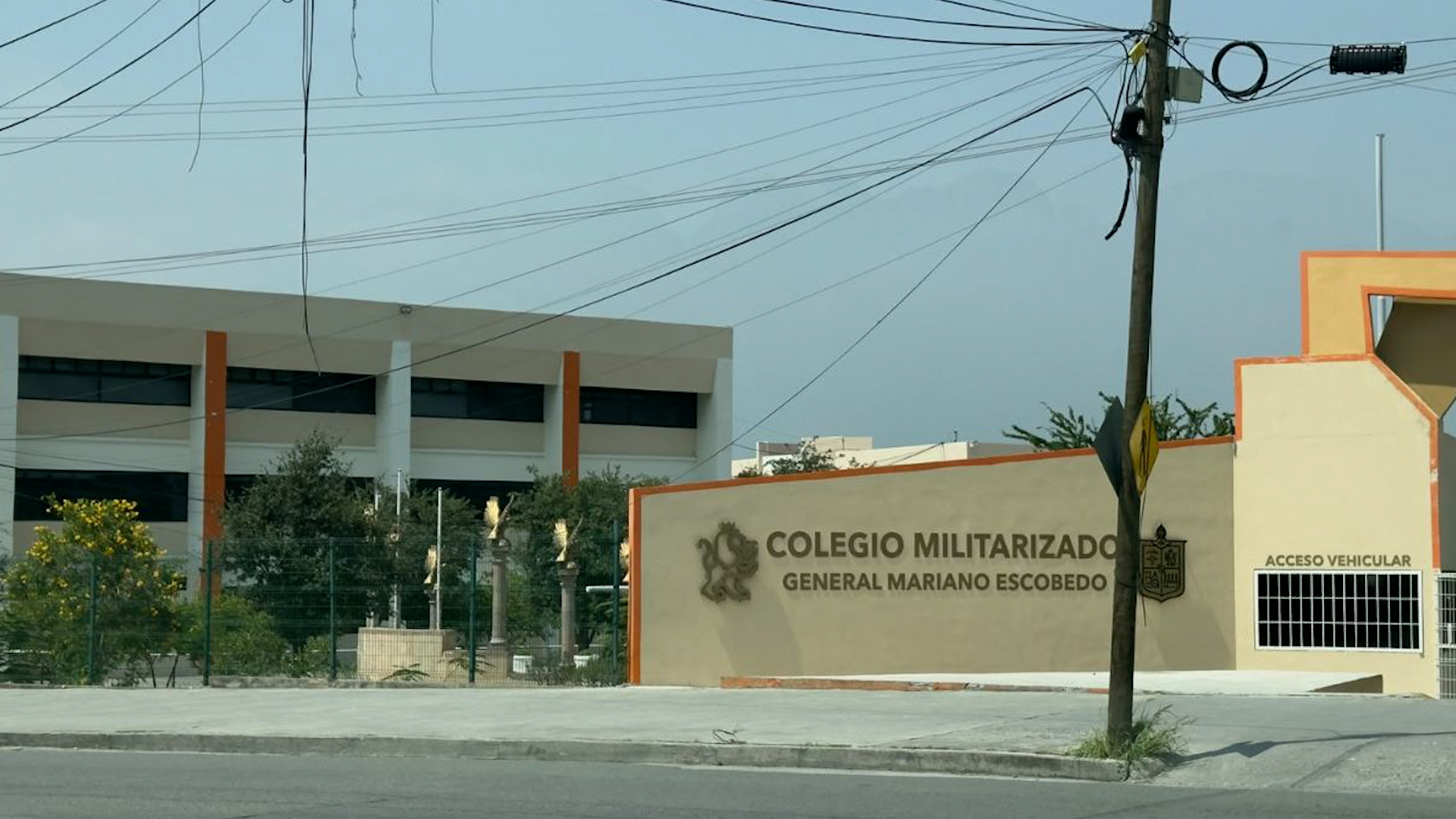 SEP prohíbe escuelas militarizadas pero Nuevo León dice que no le aplica