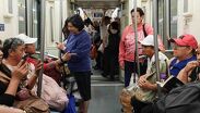 Usuarios usan el Metro CdMx como uno de los principales medios de transportes. | Camila Ayala Benabib | Cuartoscuro