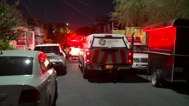 Fuego consume basura y objetos en vivienda abandonada de Guadalupe