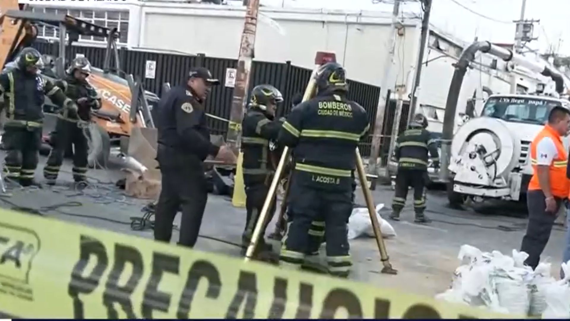 Fuga de combustible en Iztacalco queda bajo control; investigan daño a ducto de Pemex