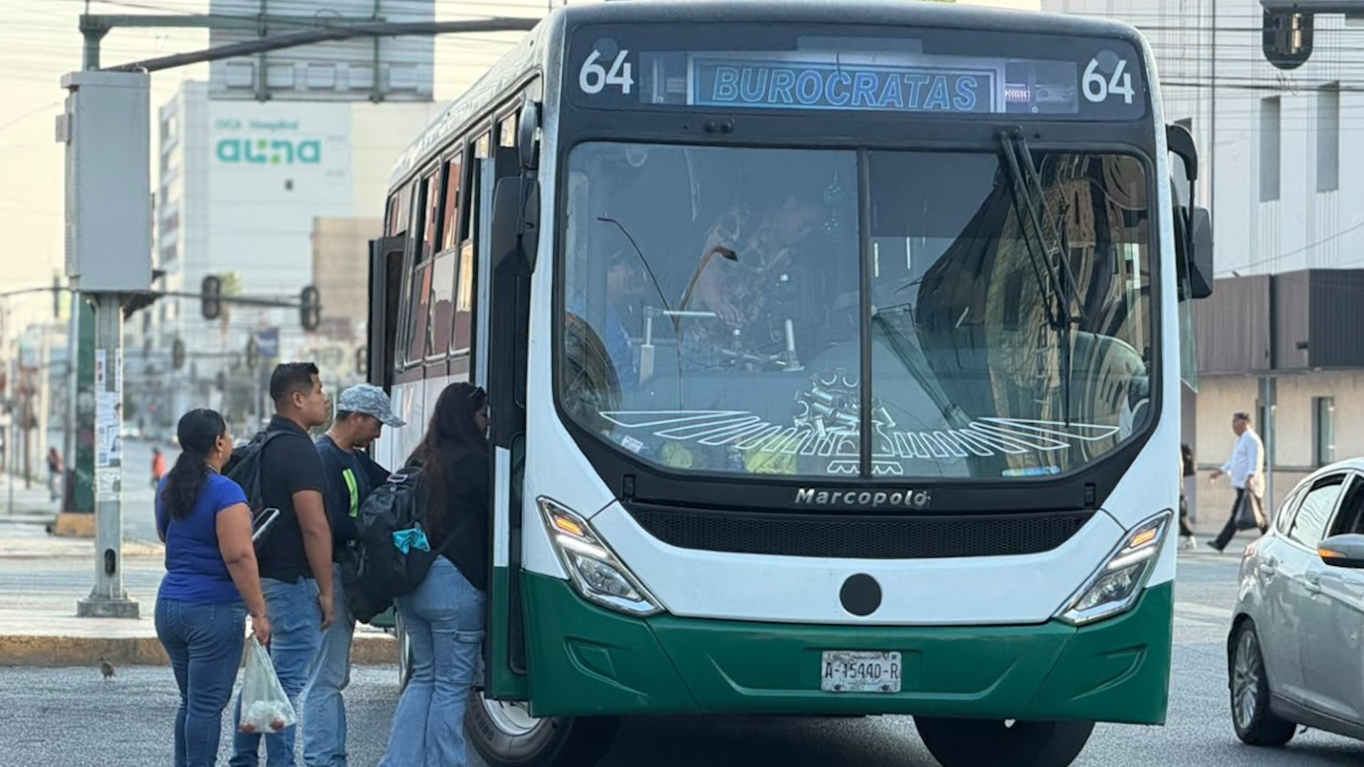 Nuevo León sube tarifa del transporte público a 17 pesos pero sin mejorar servicios ni climatización